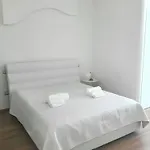 Charming In With Terrace. Appartement *